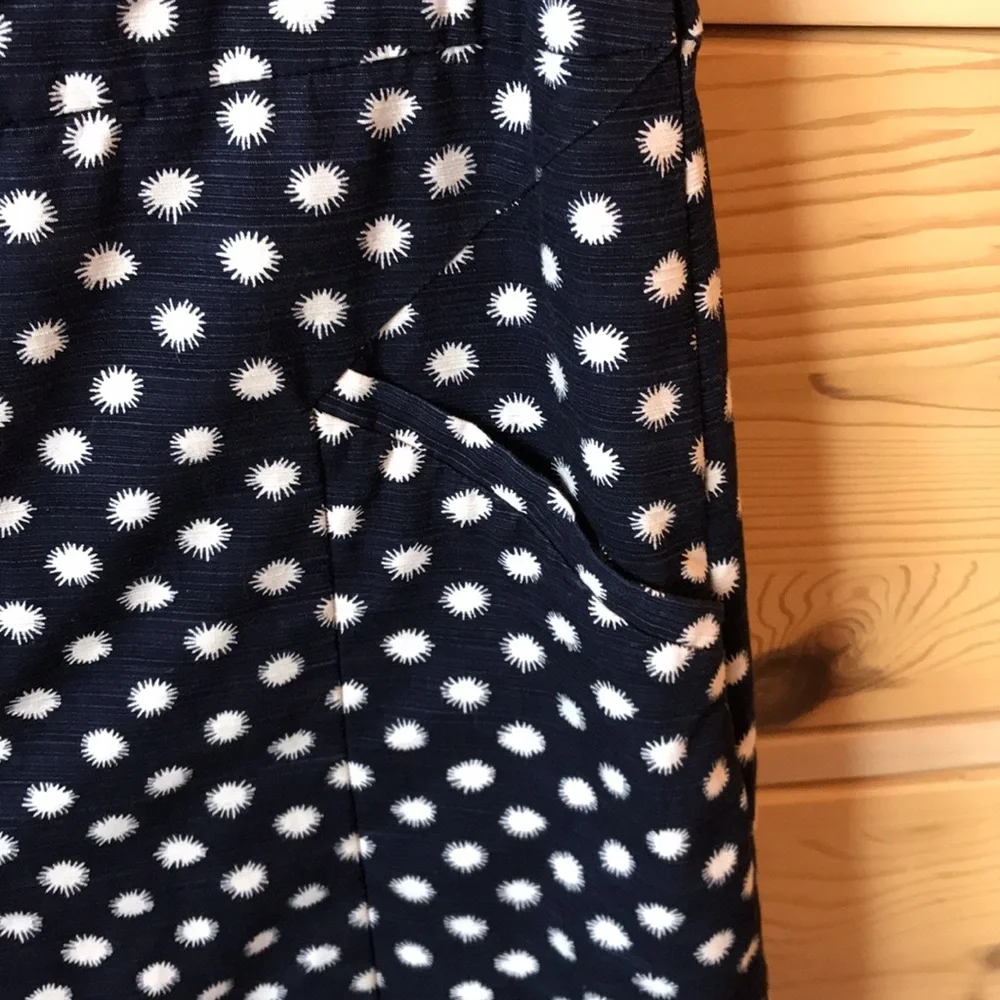 Boden Box Pleat A-Line Starburst Star Print Skirt Navy and White Size 8 Long